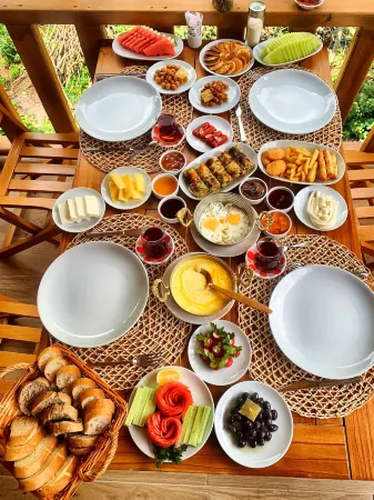 Kotit Ayder Bungalov & Restaurant Отели в г. Guroluk Koyu