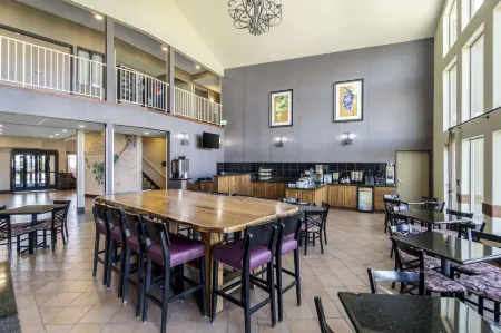 Best Western Plus Grapevine Inn Отели в г. Проссер