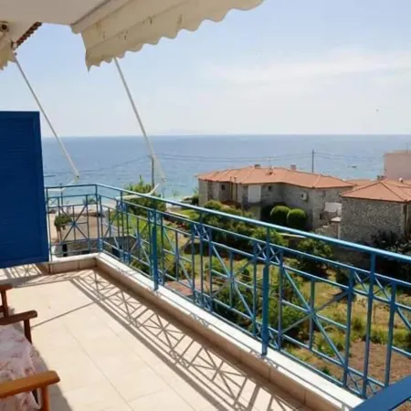 Matina Apartments Tyros