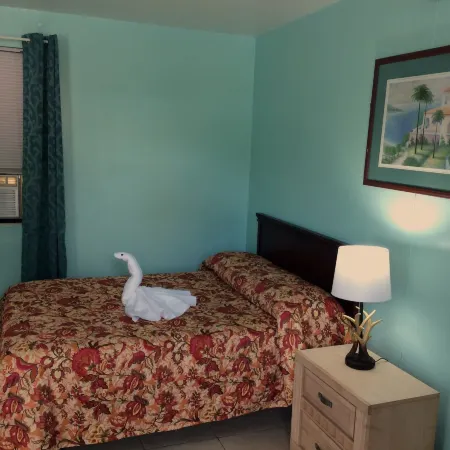 Skylark Motel