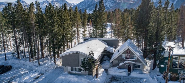 Cinnamon Bear Inn Hotels in Mono County