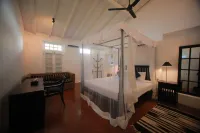 Olanda Private Beach Villa Hotels in Talpe