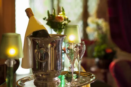 Chambiges Elysées Отели рядом с достопримечательностью «Театр Елисейских Полей»