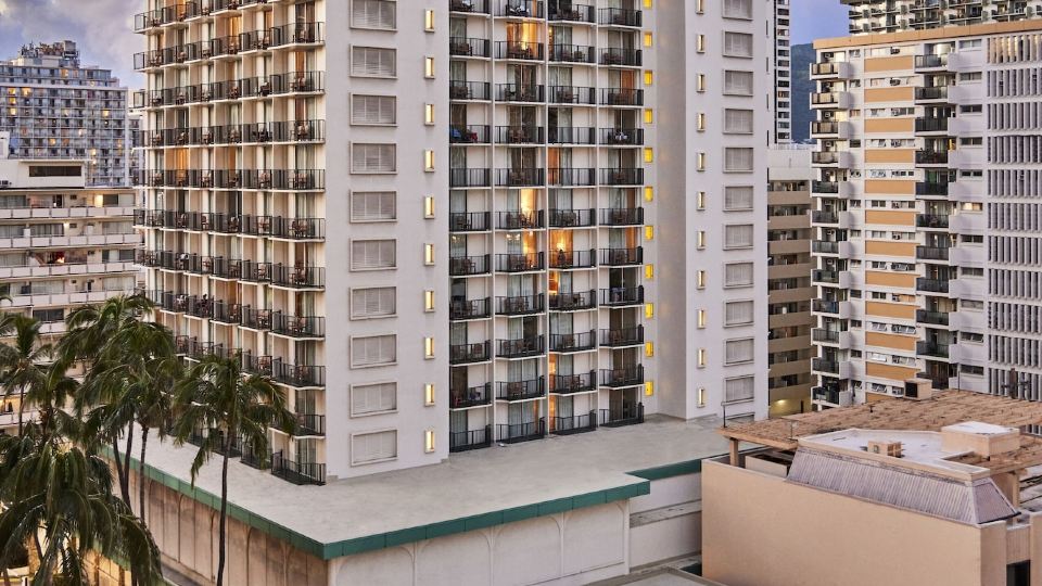 Waikiki Resort Hotel