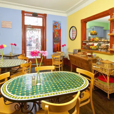 Auberge Les Bons Matins Отели рядом с достопримечательностью «Вердан»