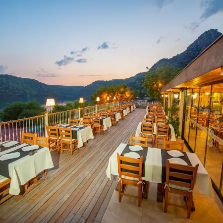 S3 Seahorse Beach Club