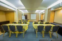 Microtel by Wyndham Batangas Hôtels à : Santo Tomas