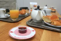 Brit Hotel Calais - Aamiainen
