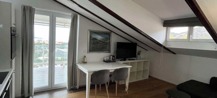 Dela Hotels in Hvar Town