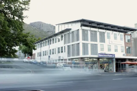 Zeederberg Corner Отели рядом с достопримечательностью «Groot Drakenstein Prison»