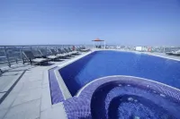 City Seasons Hotel & Suites Muscat - Swimmingpools