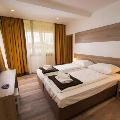 Hostel Sol Hotel dekat Lapad Bay