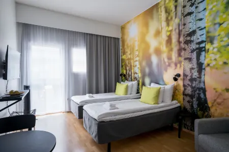 Hiisi Hotel Lohja Отели рядом с достопримечательностью «PikkuOmena»