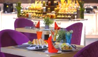 Royale Sarovar Portico Agra - bar