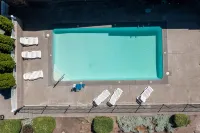 Bend Inn & Suites - ที่มีสระว่ายน้ำ