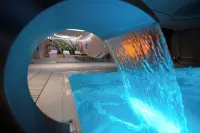 Hotel Belmont - Pools