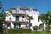 Apartments Zova - 3-Star