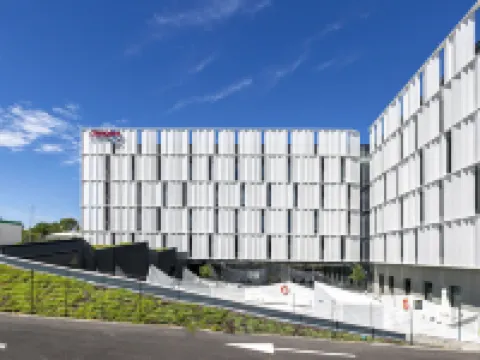 馬德里阿爾科文達斯希爾頓歡朋酒店 鄰近阿爾科文達斯-聖塞巴斯蒂安德洛斯雷耶斯的酒店