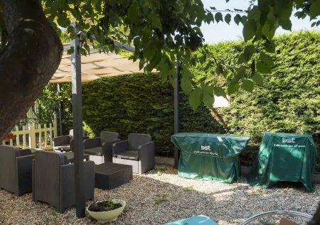 Residence Holidays Отели в г. Пьетра-Лигуре