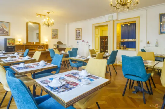 Hôtel Continental Отели рядом с достопримечательностью «Villa Lumiere»