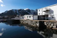 Solsiden Brygge Rorbuer Hotel a Nusfjord