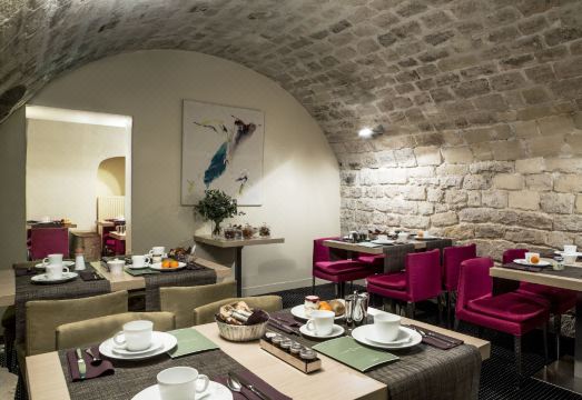 Hôtel de la Place du Louvre 외관