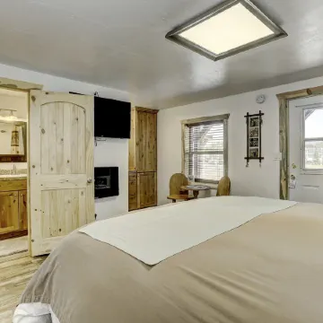Cascade Lake Inn