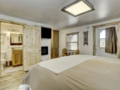 Cascade Lake Inn
