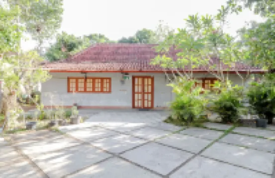 Omah Nggunung Cafe & Homestay
