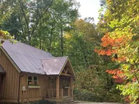 Ruby - A Lovely Cottage in the Woods with Mountain Scenery