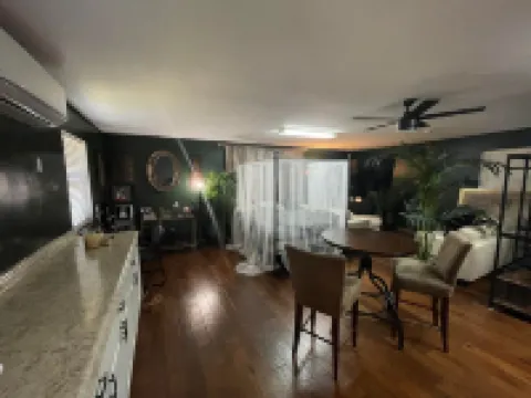 Woodsy Loft near I-10