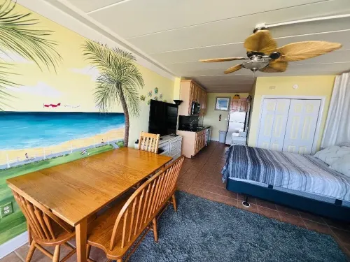 VB Oceanfront Condo at Boardwalk. See Dolphins from Balcony. Steps to Beach+Pool