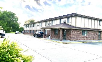 Baxter Inn 4 Less