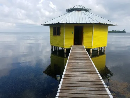 Mango Creek Lodge Отели в г. Хосе Сантос Гуардиола