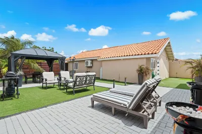 Solito 52 Hotels near Beth Israel Conservative Synagogue