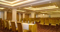The Grand Kandyan - Business
