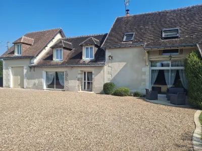 Les Jarrieres Hotels in Mesland