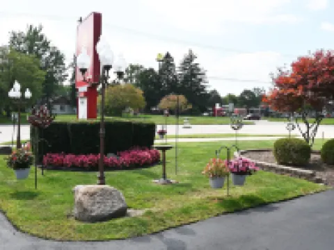 Fellows Creek Lodge Hotels in Canton