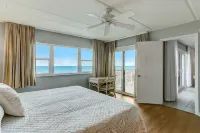 Convenience Direct Oceanfront Condo with Private Balcony
