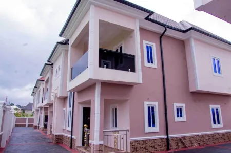 The Paletinos Luxury Aparthotel Отели в г. Umu Ezeukwu