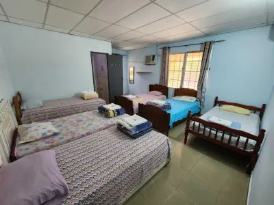 HOSTEL VILLAS DE ZIANIT Hotels in 