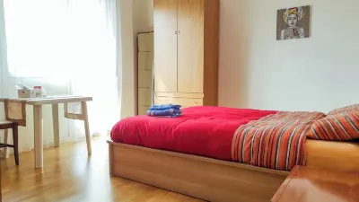 Room-large Double Room in Central Downto