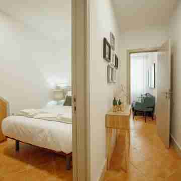 City Center Comfort Apartment by Vacationy Rooms