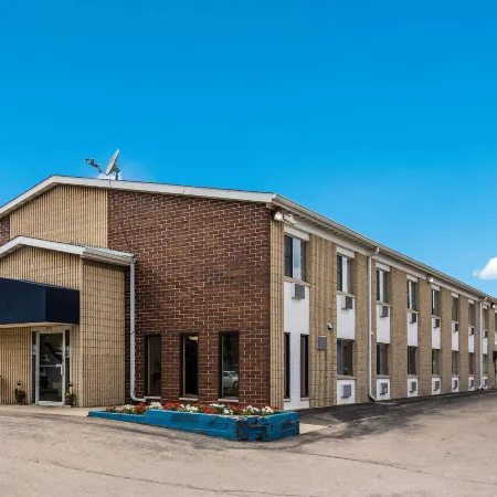 Motel 6 Madison, WI - East