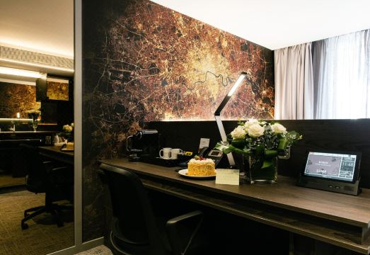 루마 컨셉 호텔의 컴팩트하면서도 모던한 객실