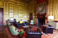 Chateau de Paraza Hotels in Homps