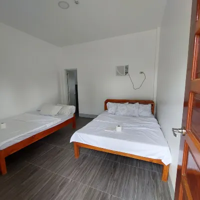 LAWAK BAKASYUNAN Hotels near South White Beach