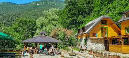Rafting Camp Encijan Hotels in Meštrevac