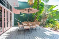 New Rose Retreat - Pool Parking