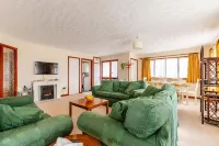 Host & Stay - Cransley